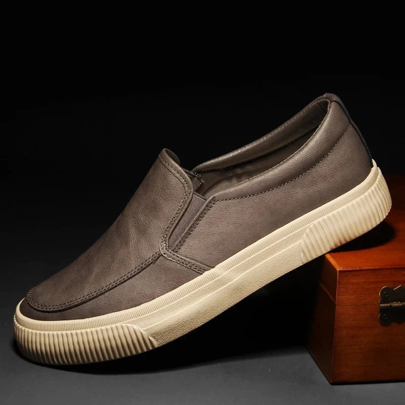 Alessandro - Sapatos slip-on em pele Mountainville